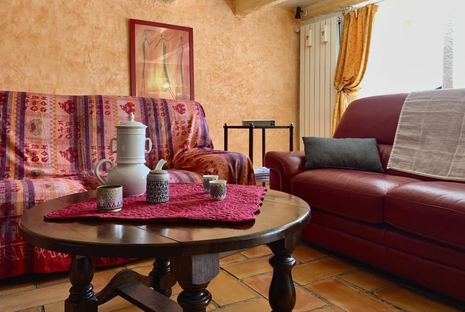 Property building, Communal lounge/ TV room