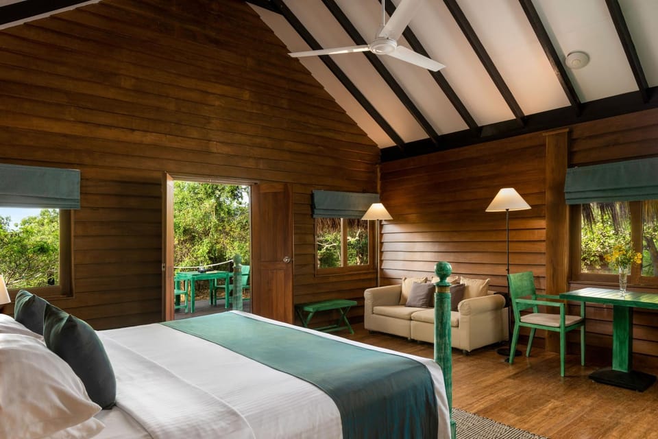 Bed, Bedroom, Area and facilities