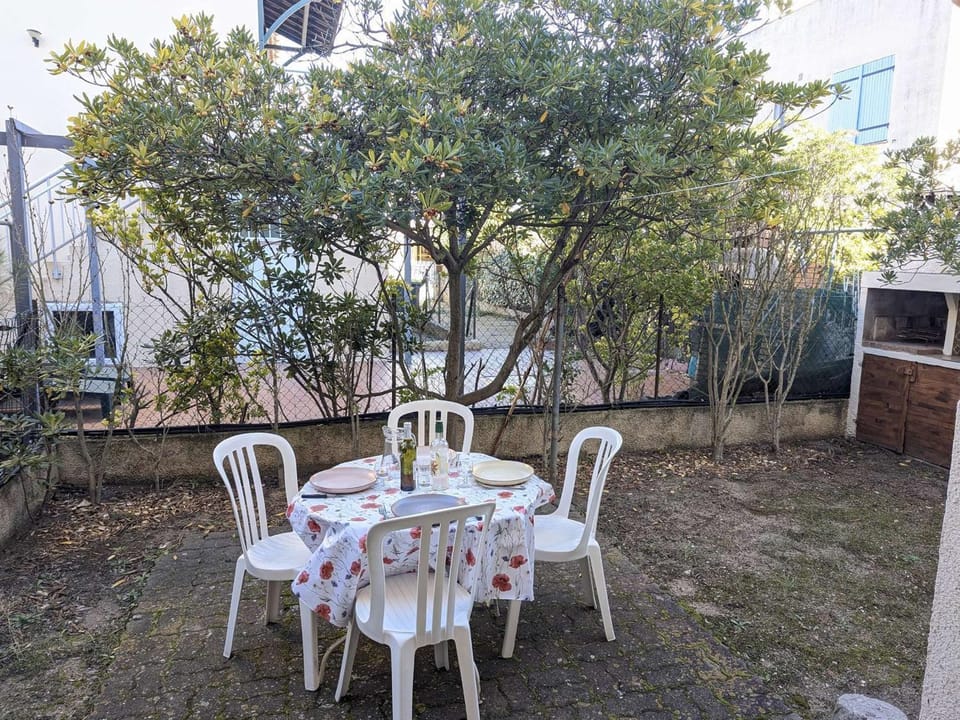 Appartement confort au centre de Marseillan Plage avec parking privé - FR-1-387-224 Apartment in Marseillan