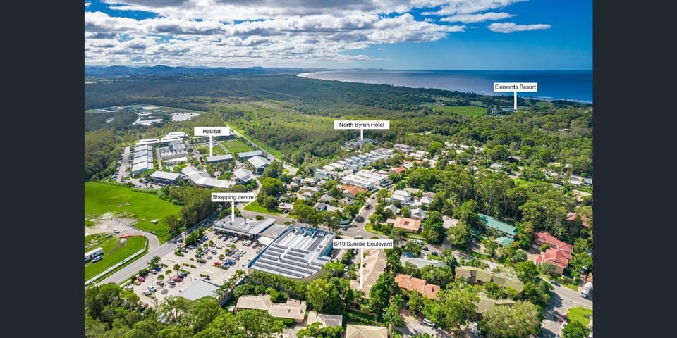 Treetops Sunrise Beach Apartment in Byron Bay