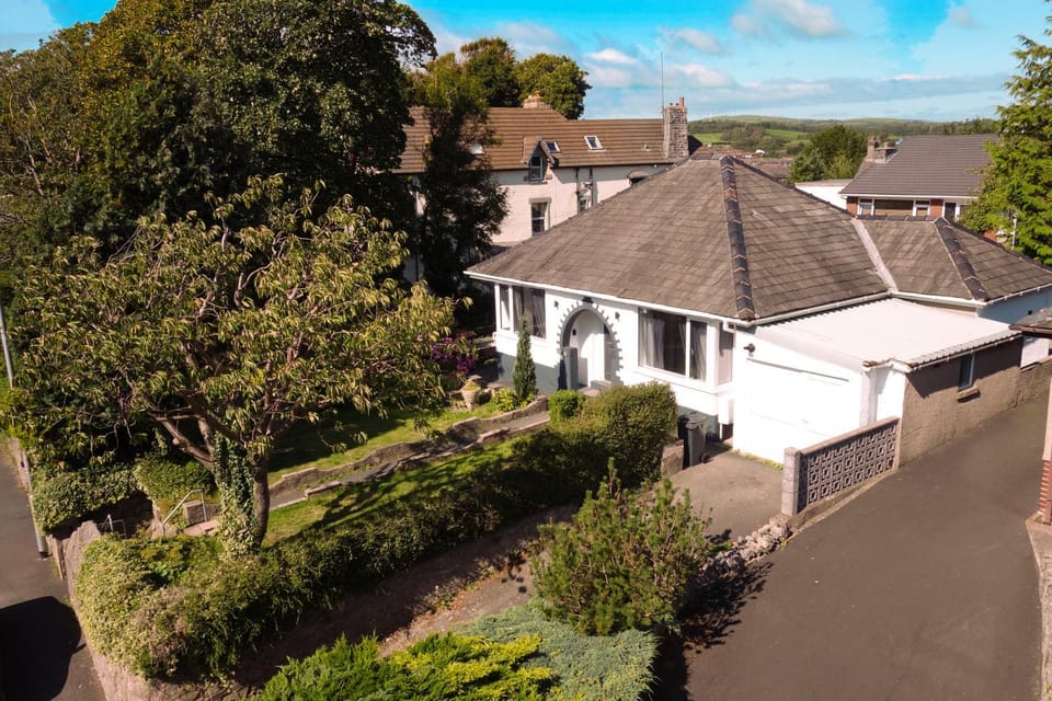 Luxury 3-Bedroom, 3-Bath Home in Dalton-in-Furness House in Barrow-in-Furness