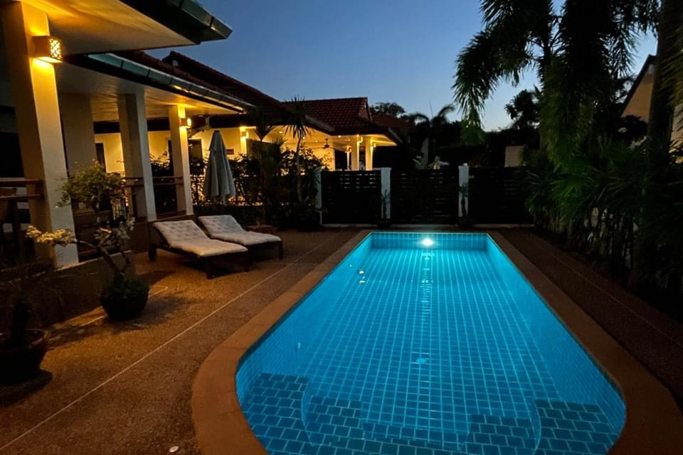 Malee Beach C11 Villa in Sala Dan