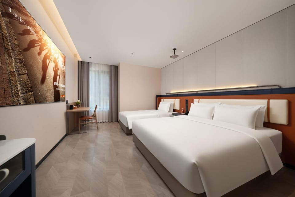 Photo of the whole room, Bedroom