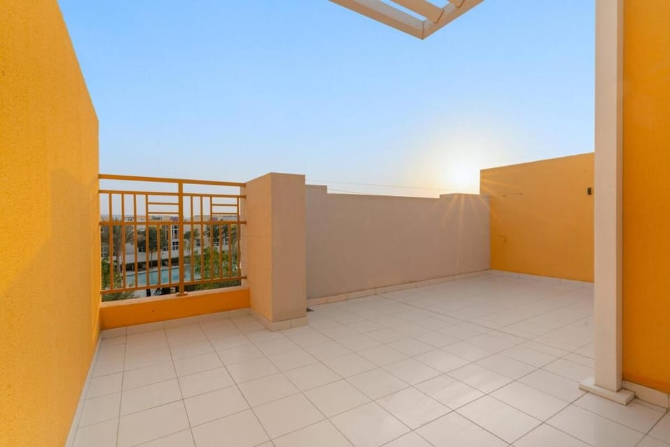 FIRST CLASS VILLA Zen Luxe Contemporary Haven Apartment in Dubai