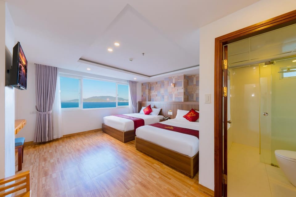 Bed, TV and multimedia, Photo of the whole room, Bedroom, towels, wardrobe