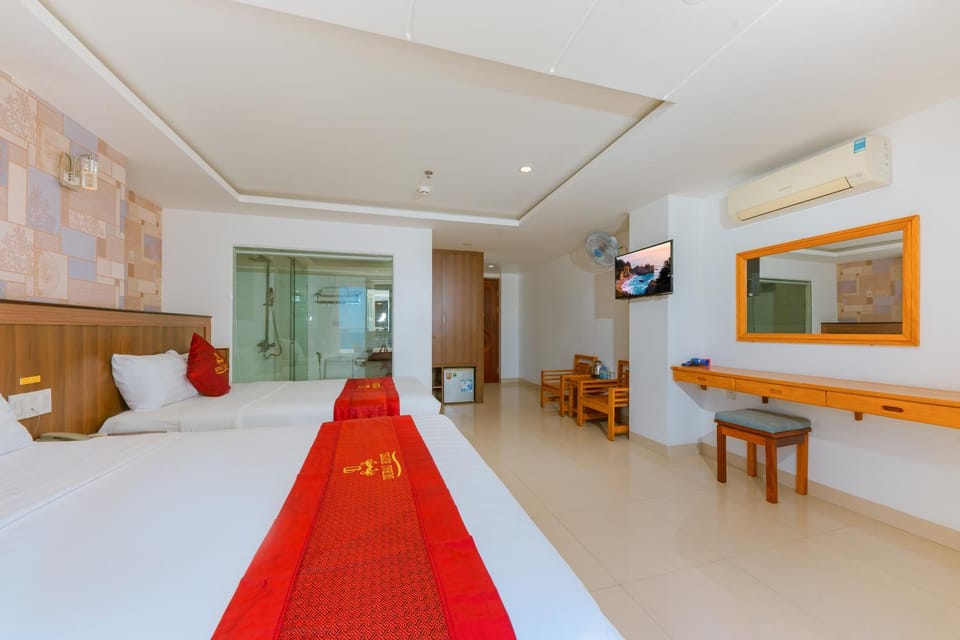 Communal lounge/ TV room, Bed, TV and multimedia, Living room, Photo of the whole room, Evening entertainment, Bedroom, air conditioner