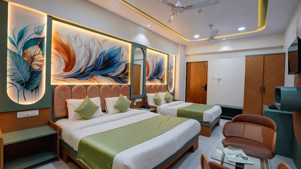 Bed, Photo of the whole room, Decorative detail, Seating area, Bedroom, wardrobe