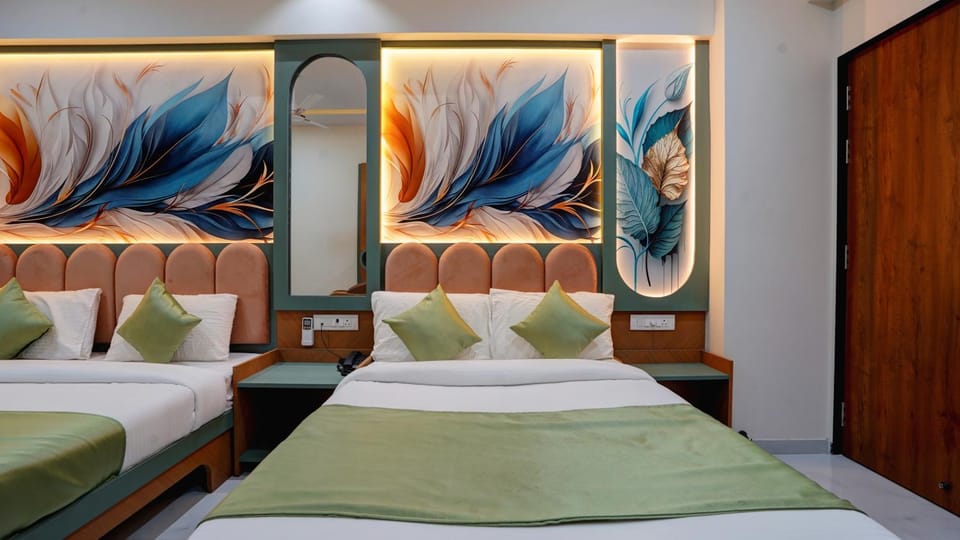 Bed, Photo of the whole room, Decorative detail, Bedroom