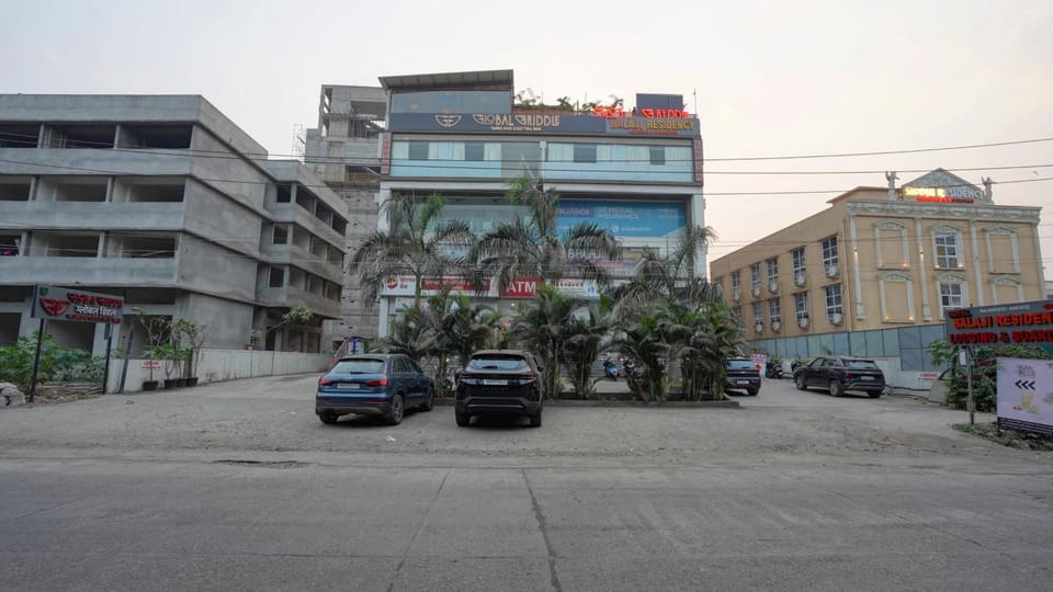 Property building, Day, Street view, Location, Parking