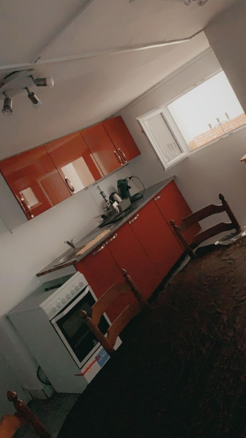 Rez chaussée transformé en t4 au 114 Avenue de juvisy cottages Apartment in Île-de-France