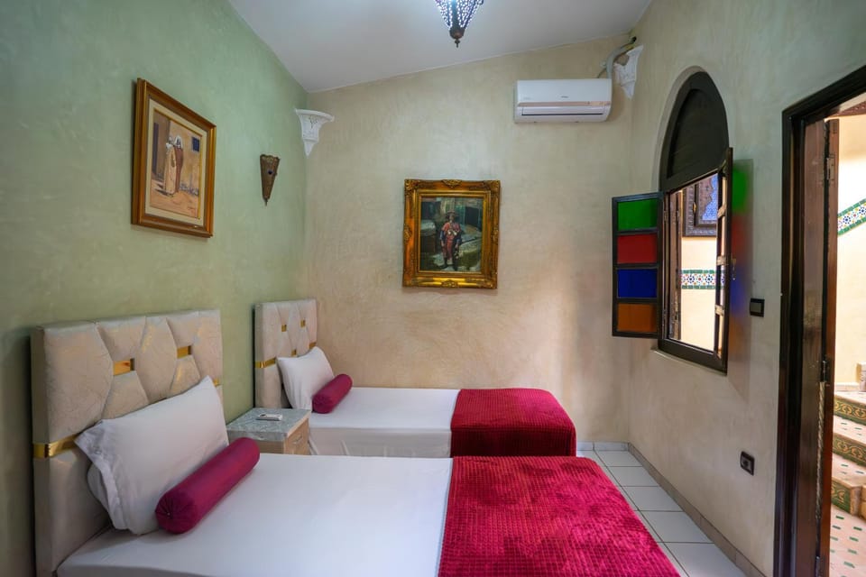 Riad Ayman three swimming pools a jacuzzi and free secure parking House in Marrakesh