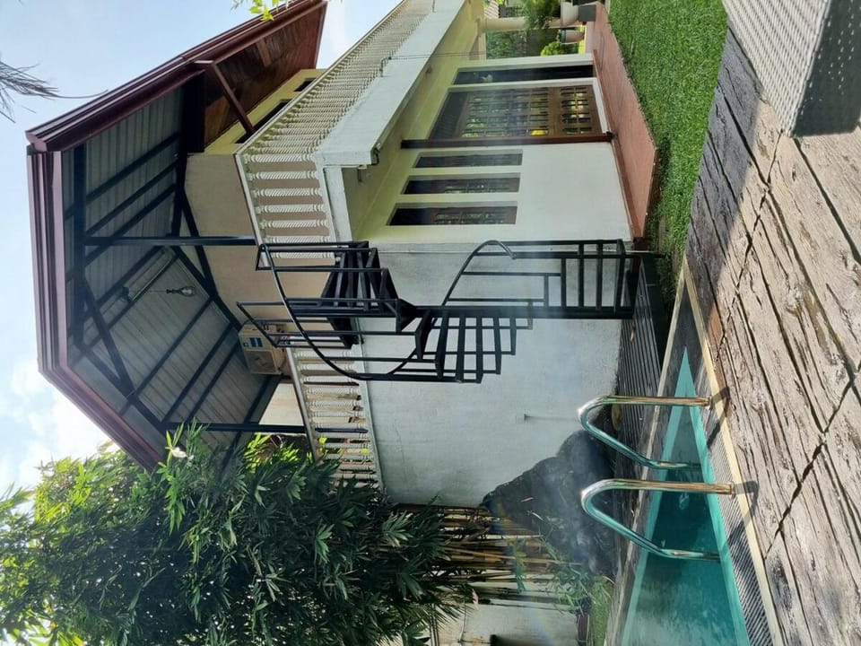 Airport Transit Avenue ATA Villa and Pool for Groups Villa in Western Province