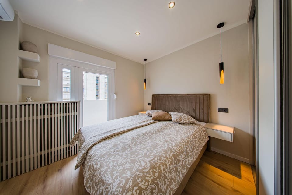 Bed, Bedroom, air conditioner