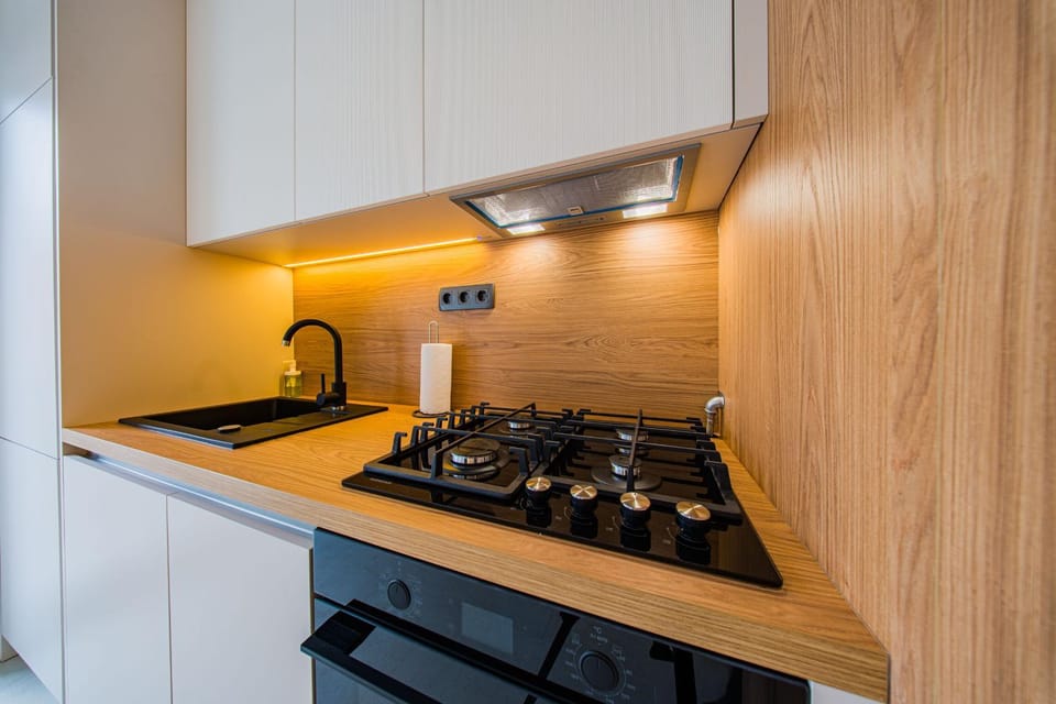 Kitchen or kitchenette, oven, stove