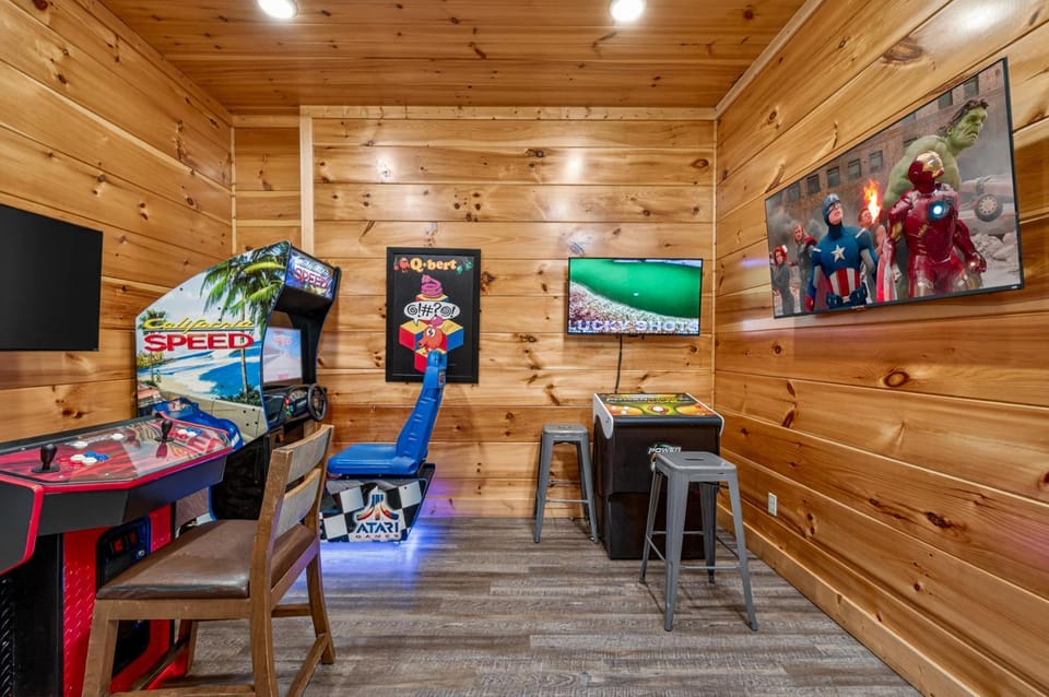 Game Room, Evening entertainment