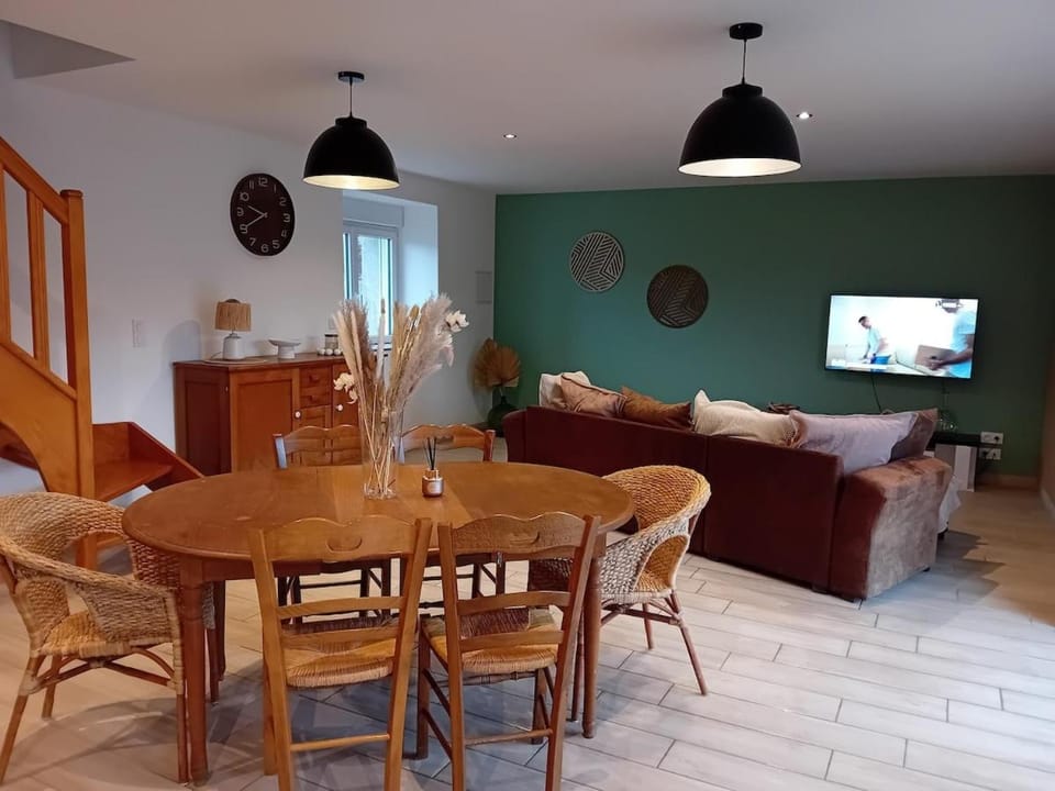 Kitchen or kitchenette, Meals, kitchen