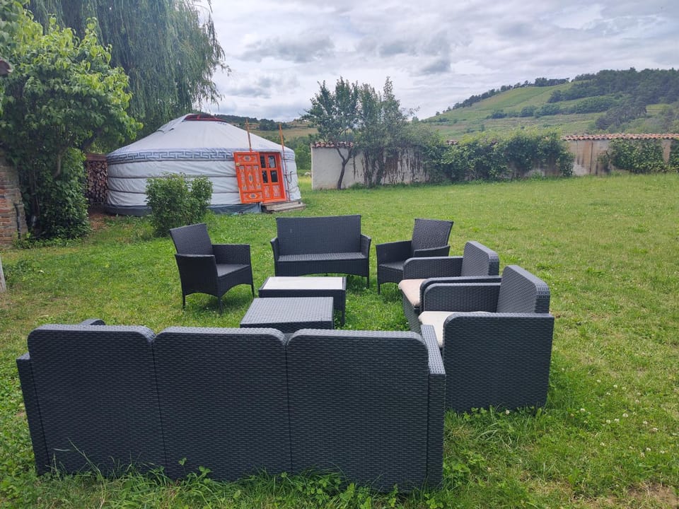 2 yourtes mongoles privatisées Luxury tent in Auvergne-Rhône-Alpes