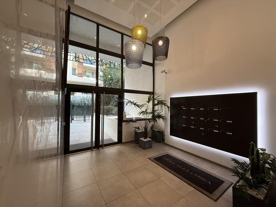 Villa Alexandra, Juan-les-pins, studio avec Clim, parking Apartment in Antibes
