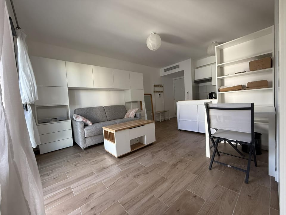 Villa Alexandra, Juan-les-pins, studio avec Clim, parking Apartment in Antibes