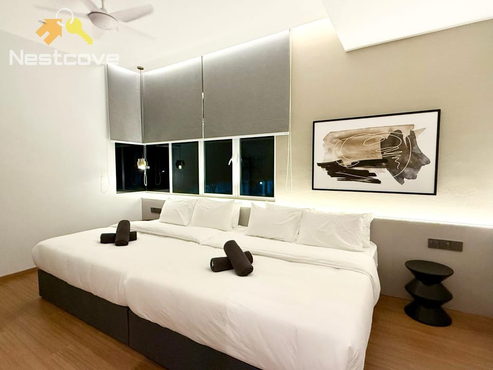 Property building, Bed, Bedroom