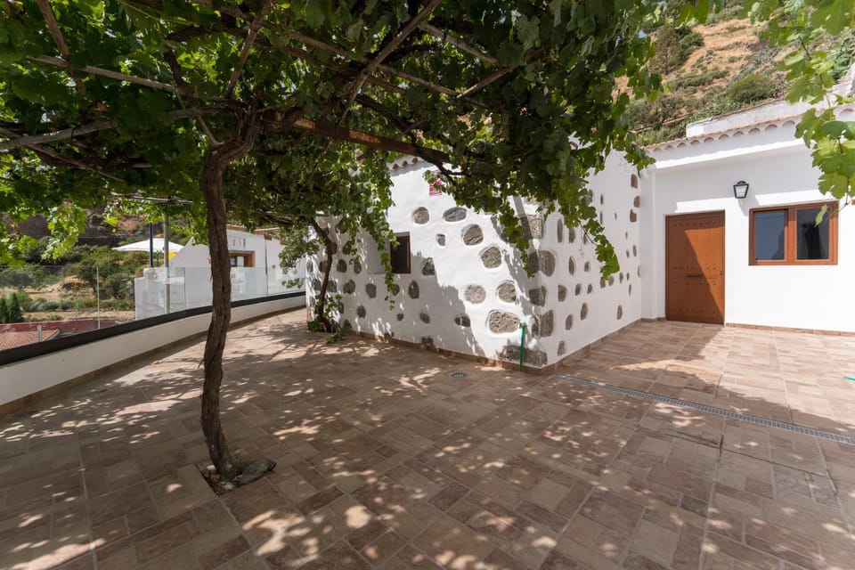 Property building, Patio, Inner courtyard view