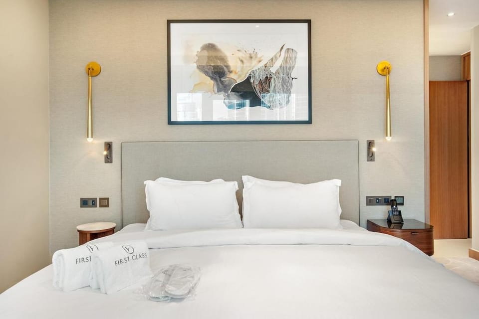 FIRST CLASS 2BR Burj Khalifa & Fountain View Apartment in Dubai