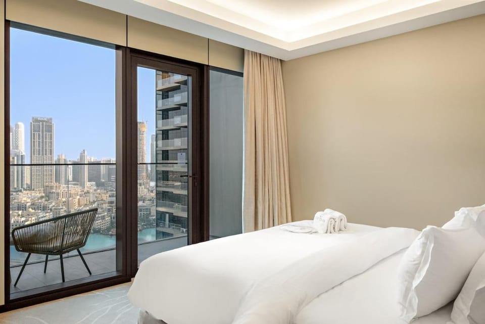 FIRST CLASS 2BR Burj Khalifa & Fountain View Apartment in Dubai