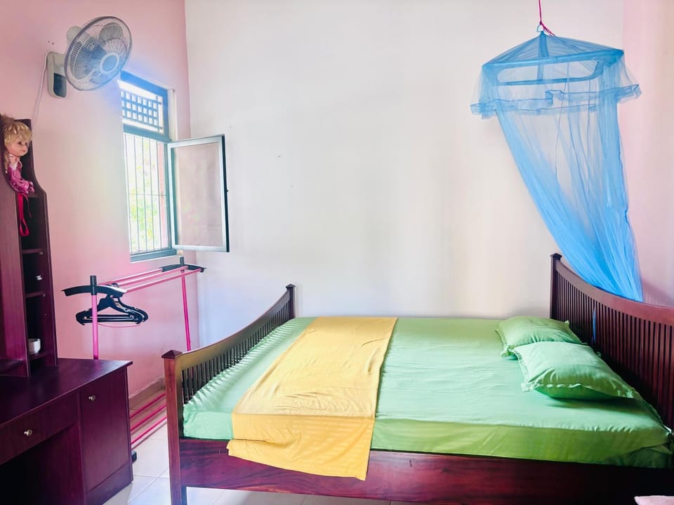 Canal Front Home Stay Bed and Breakfast in Galle