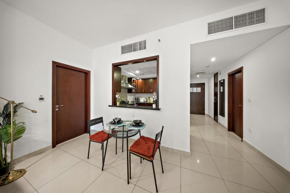 FIRST CLASS 1BR Sophisticated Downtown Escape Apartment in Dubai