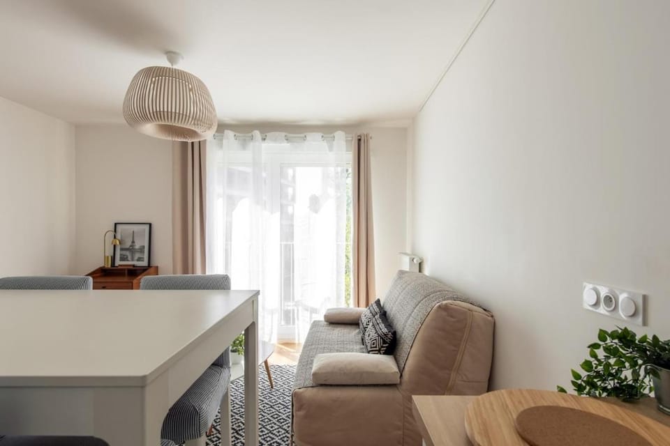 Nice 2-bedroom apartment - Pantin - near Paris Apartment in Aubervilliers