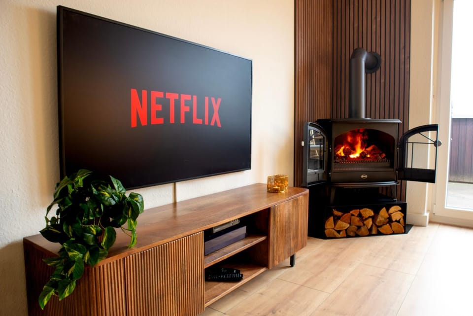 BERGPANORAMA - Netflix, NL DE TV, Wifi, Parkplatz, mit Bergblick Apartment in Winterberg