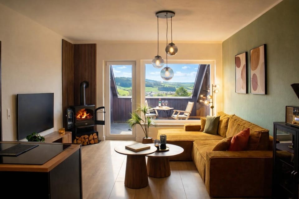 BERGPANORAMA - Netflix, NL DE TV, Wifi, Parkplatz, mit Bergblick Apartment in Winterberg