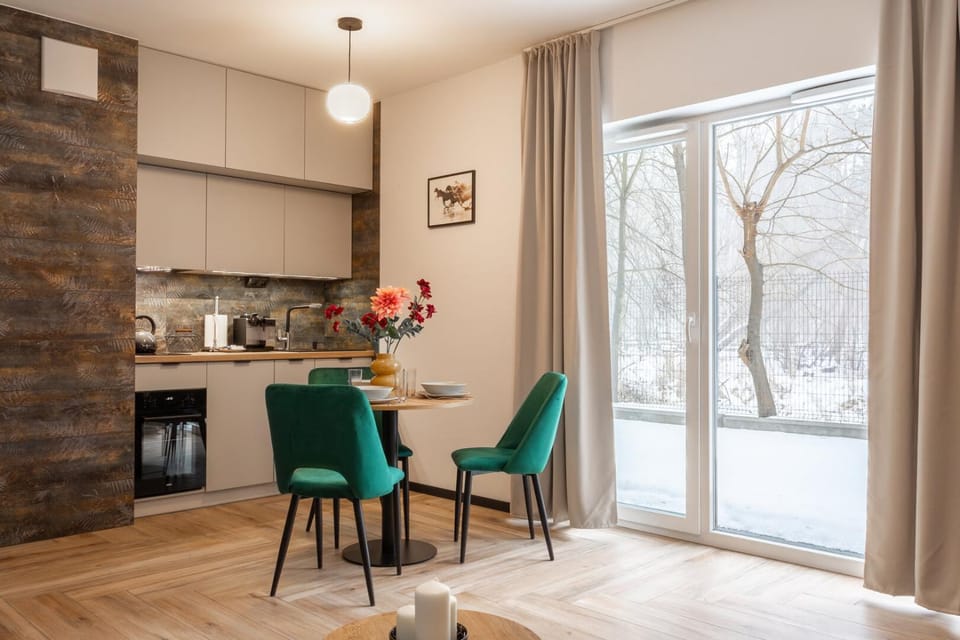 Studio by the Forest - Grand Terrace - Garage Apartment in Warsaw