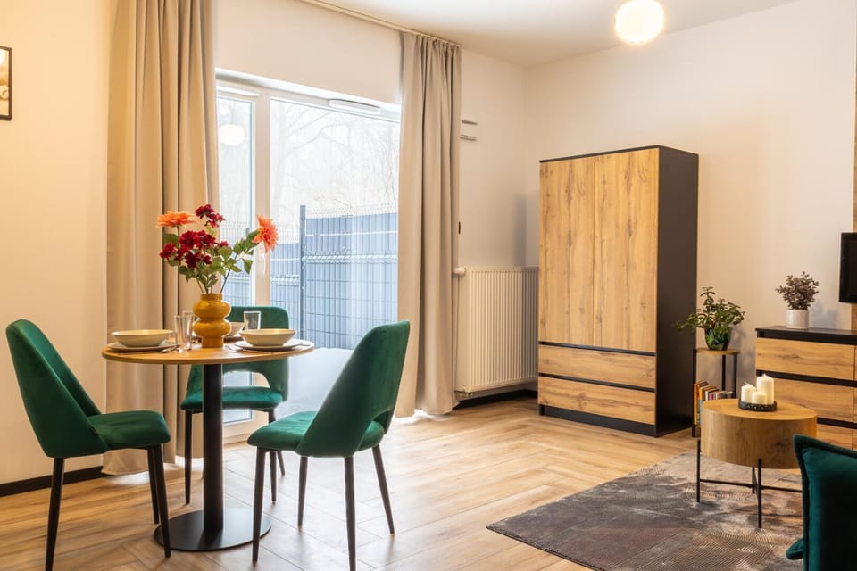 Studio by the Forest - Grand Terrace - Garage Apartment in Warsaw