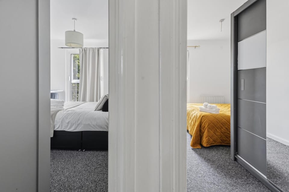 Bed, Photo of the whole room, Bedroom, internet