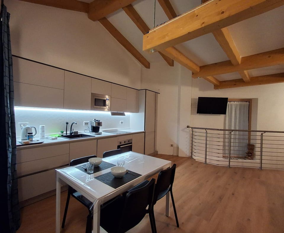 Kitchen or kitchenette, Dining area, Lunch, kitchen