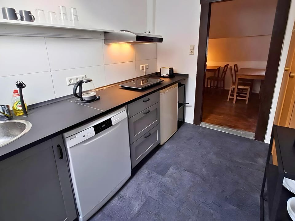 Kitchen or kitchenette, Dining area, dishwasher, stove