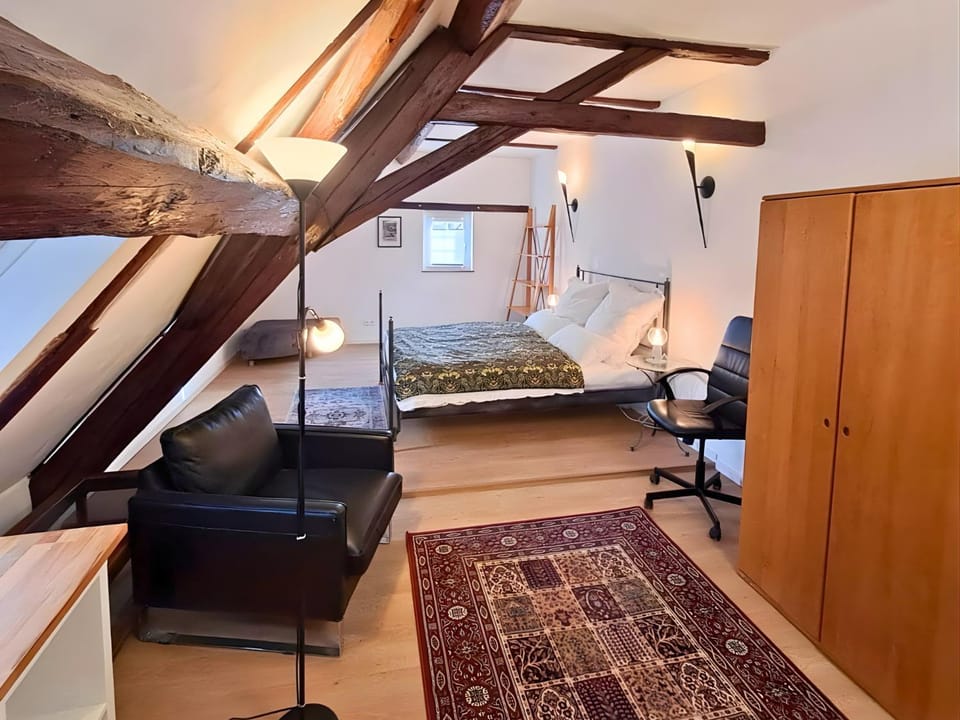 Bed, Photo of the whole room, Seating area, Bedroom, wardrobe