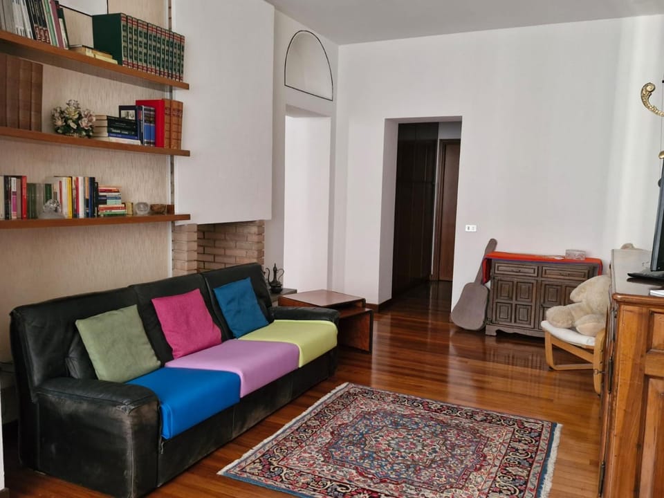 Day, Living room