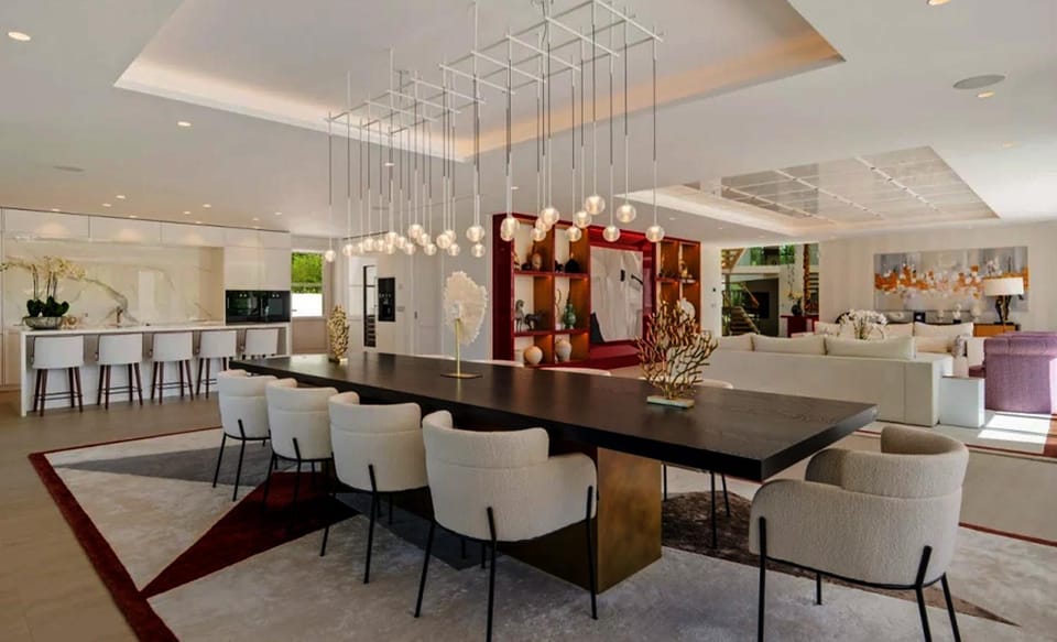 TV and multimedia, Kitchen or kitchenette, Living room, Seating area