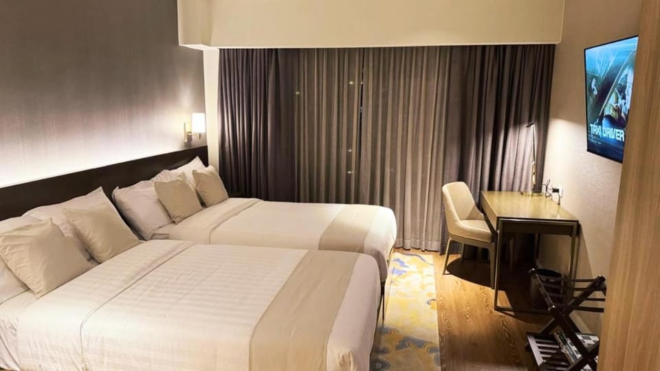 BUENA LUX Novotel Manila Hotel Residences Acqua Hotel in Mandaluyong