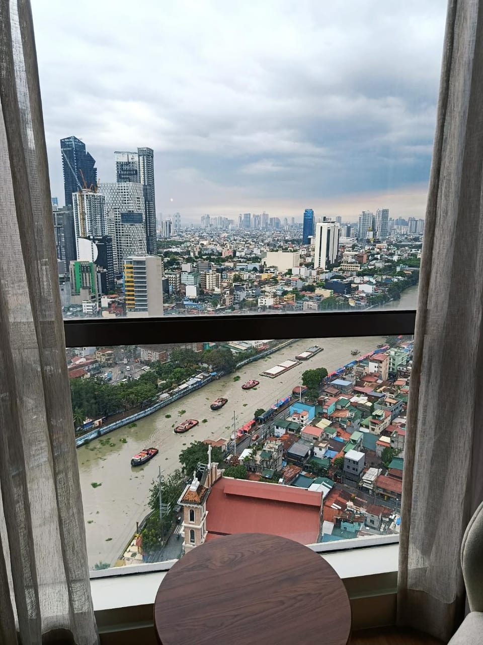BUENA LUX Novotel Manila Hotel Residences Acqua Hotel in Mandaluyong