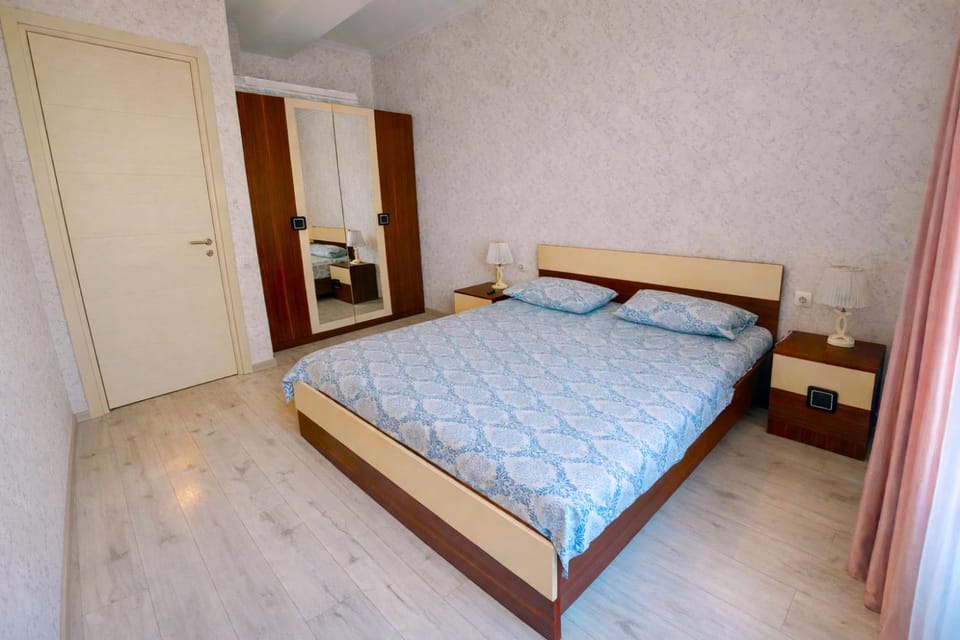 Bed, Photo of the whole room, Bedroom, wardrobe