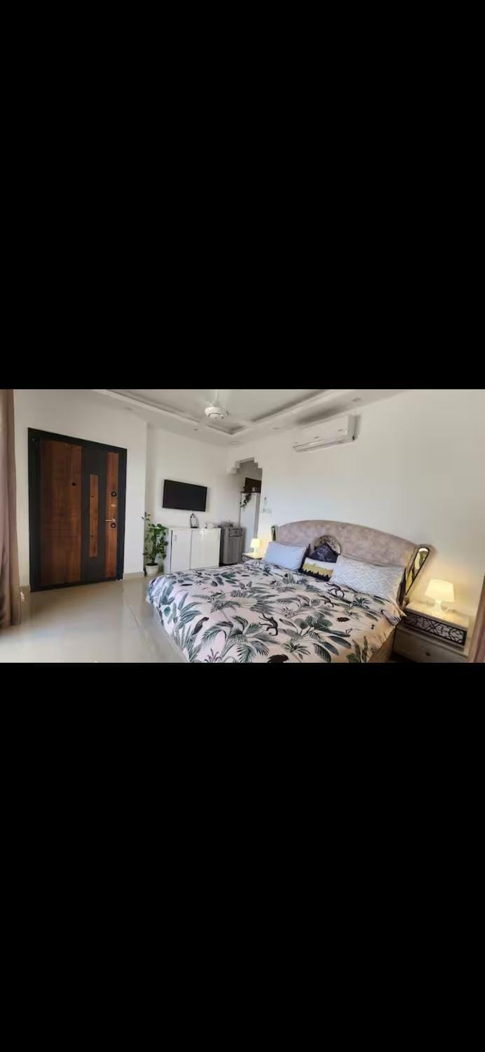Qqq Apartment in Africa