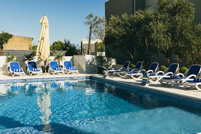 Pool view, Swimming pool, sunbed