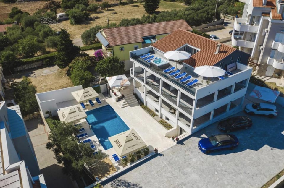 Property building, Pool view
