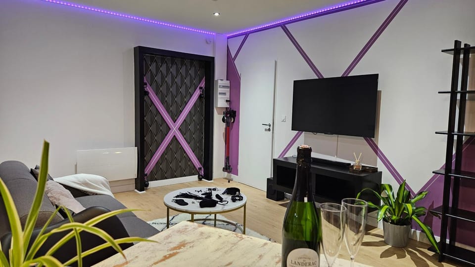 Diamond'Suite loveroom&spa44 Apartment in Pays de la Loire