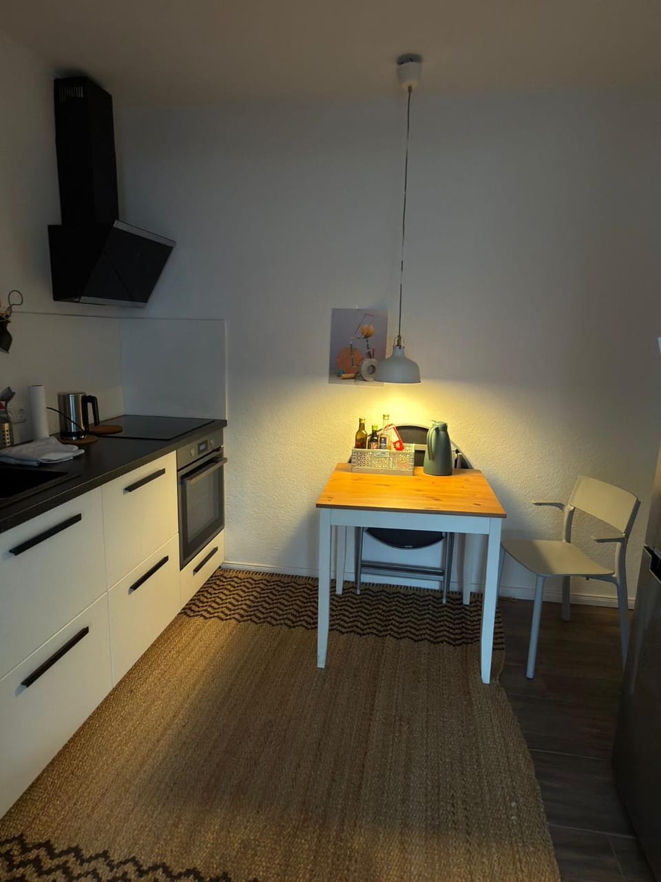 Kitchen or kitchenette, Dining area, stove