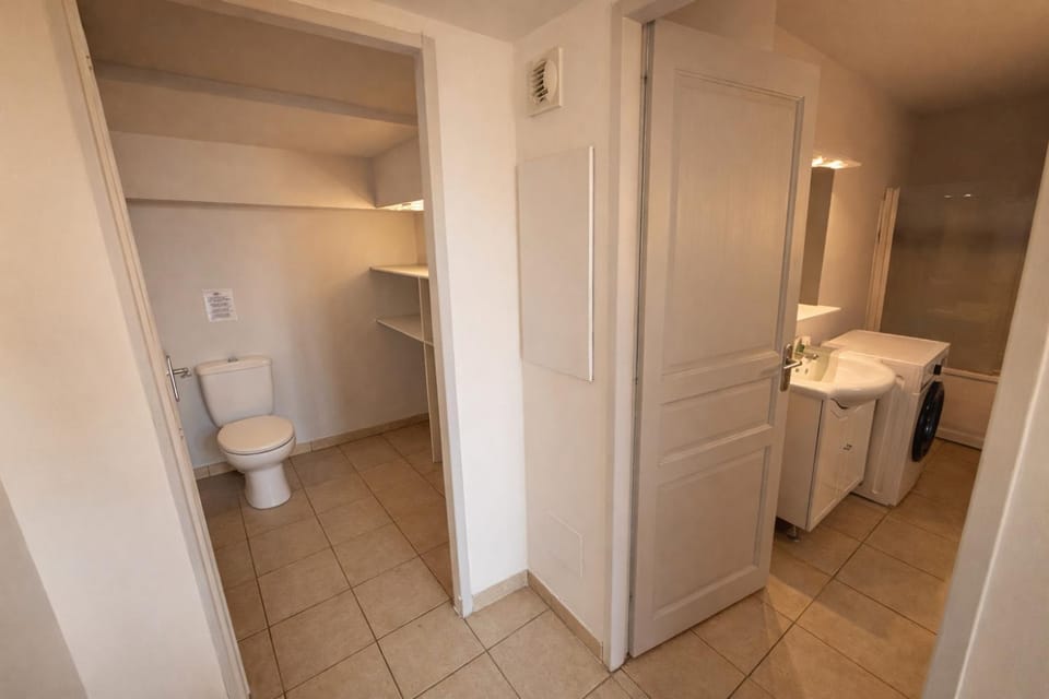 Toilet, Bathroom