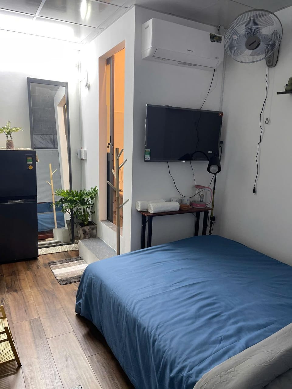 Communal lounge/ TV room, Bed, TV and multimedia, Photo of the whole room, Bedroom, air conditioner